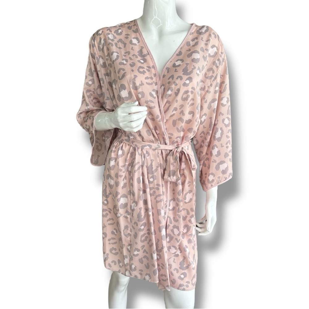 Kate Spade Leopard Print Pink Long Robe. Women’s Size Medium